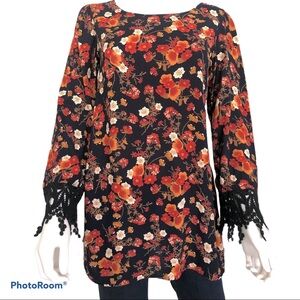 $5 SALE Glamorous Floral Tunic Crochet Lace Sleeves SZ XS
